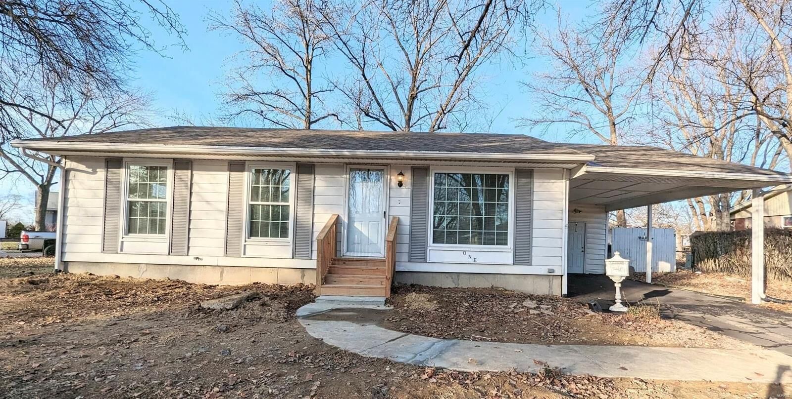 Property Photo:  1 Wilson Park Drive  IL 62040 