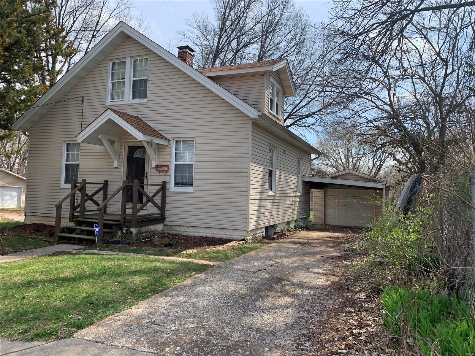 Property Photo: 400 W C Street IL 62220