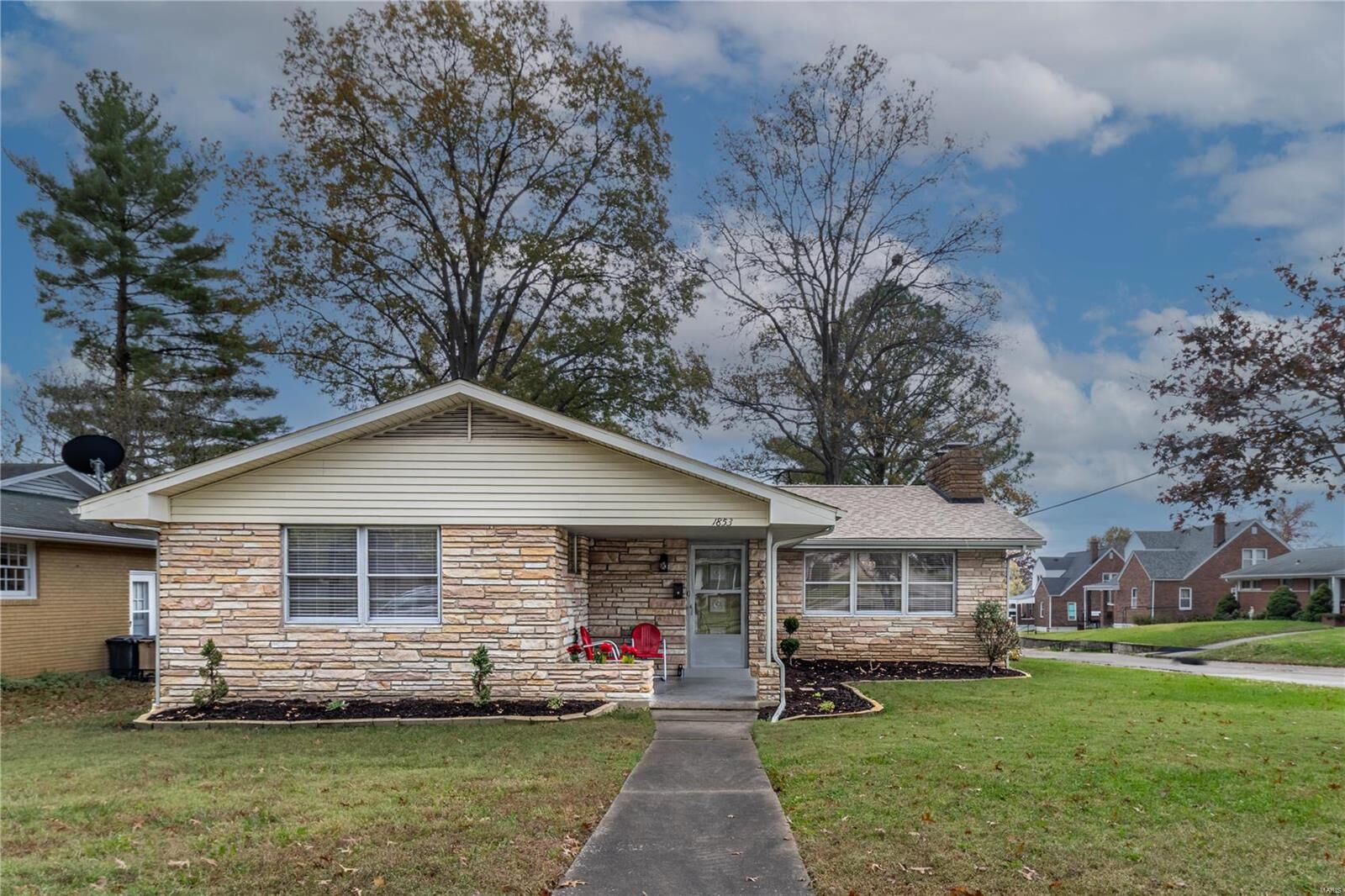 Property Photo: 1853 Woodlawn Avenue MO 63701
