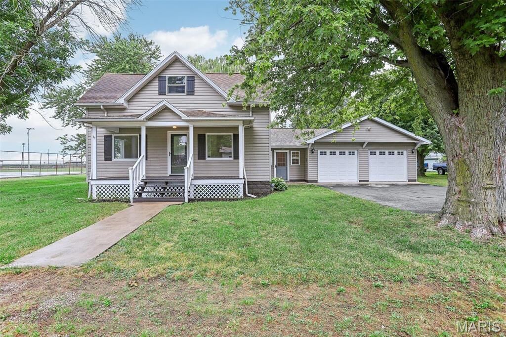 Property Photo: 104 N 6th Street IL 62094