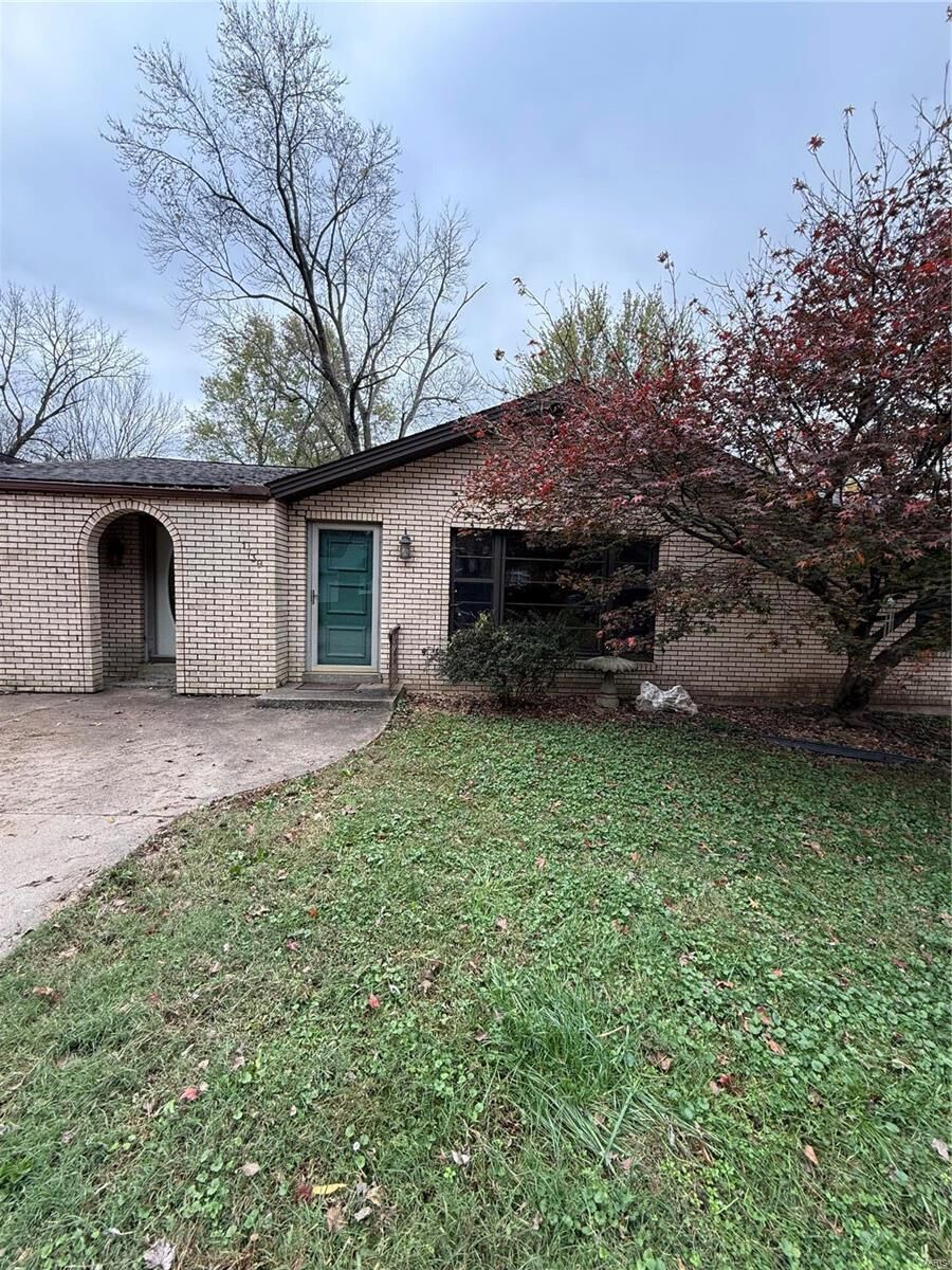 Property Photo:  1739 Cecelia Street  MO 63701 