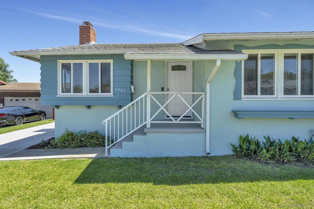 Property Photo:  6253 Rancho Hills Dr  CA 92139 