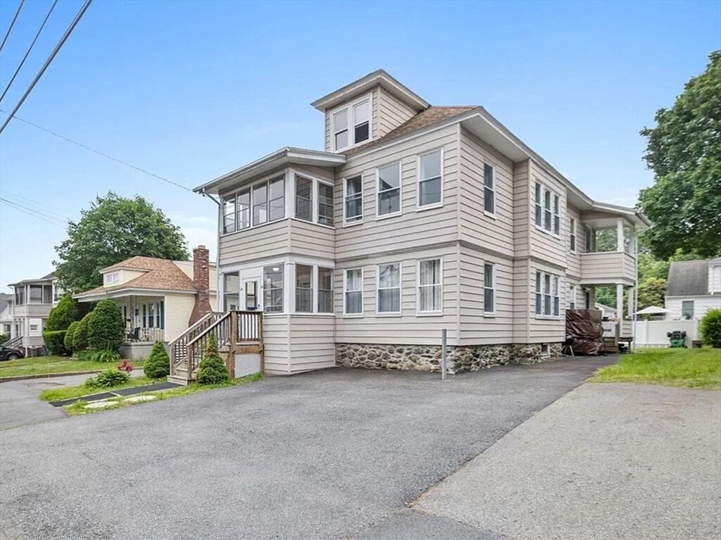 Property Photo:  24 Lincoln St 24  MA 01845 