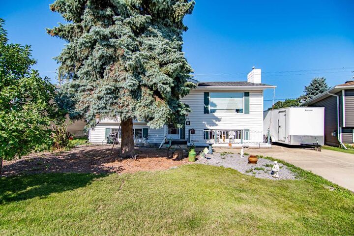 Property Photo: 84 Pearson Crescent AB T4P 1L9