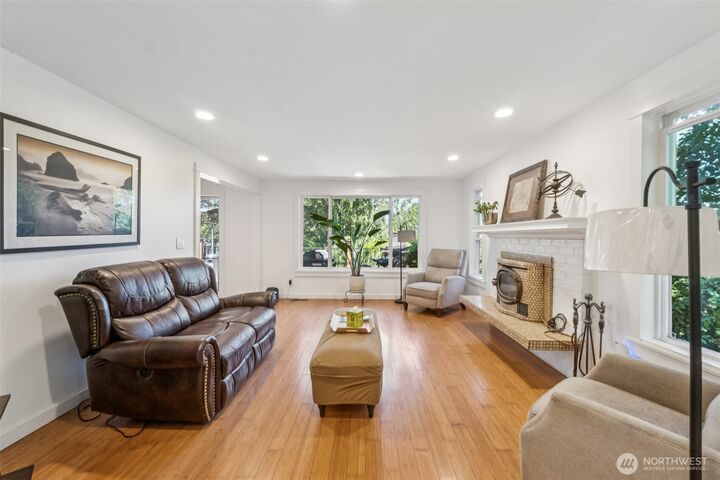 Property Photo:  26308  42nd Avenue S  WA 98032 