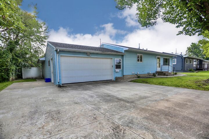 Property Photo:  705 N High St  SD 57401 