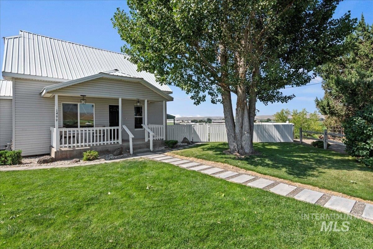 Property Photo:  1499 Cove Rd  ID 83672 