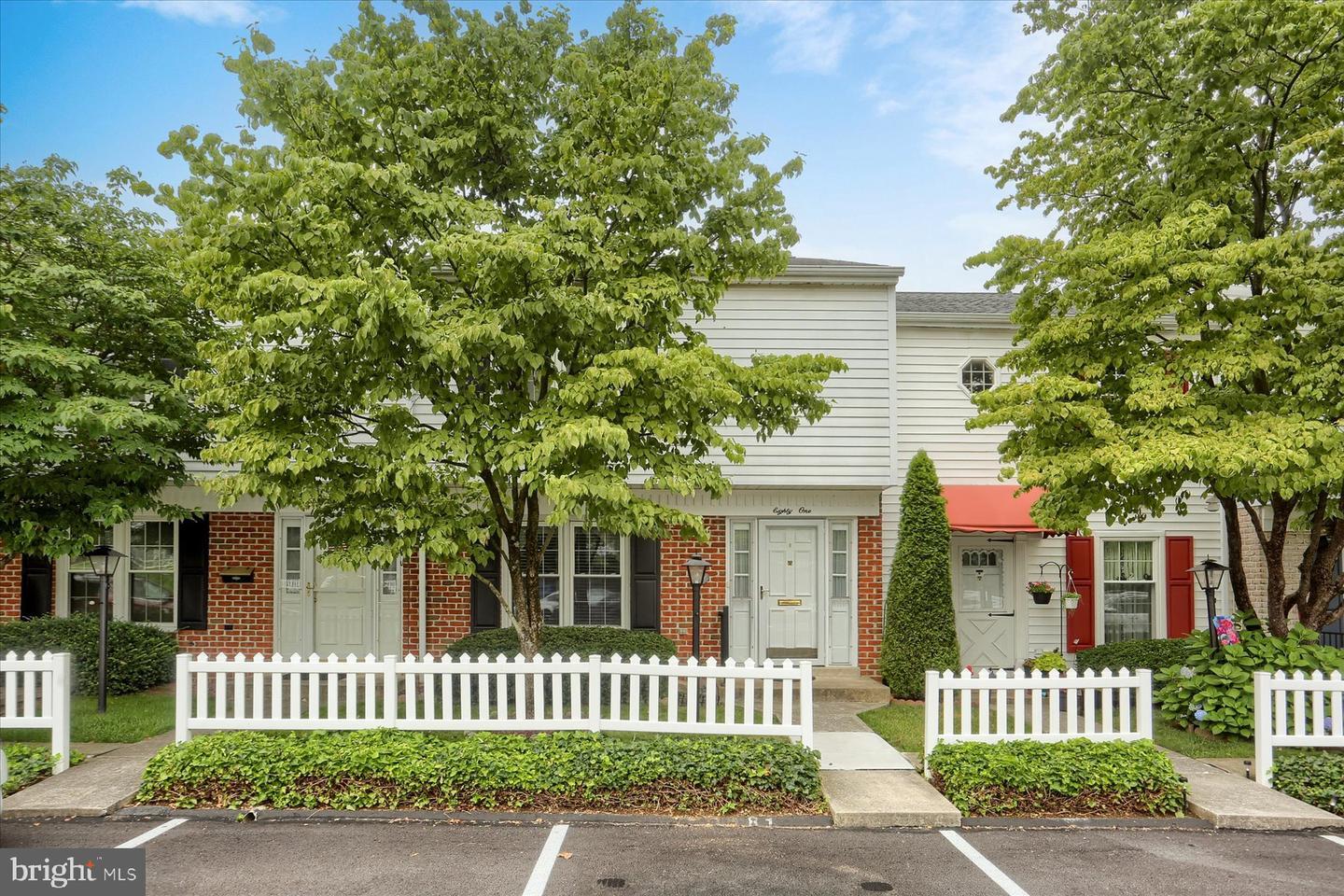 Property Photo:  81 W Vine Street  PA 17011 