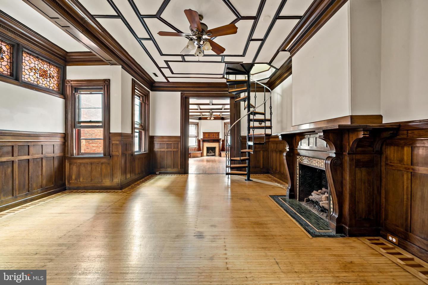 Property Photo: 1524 Pine Street 3 PA 19102