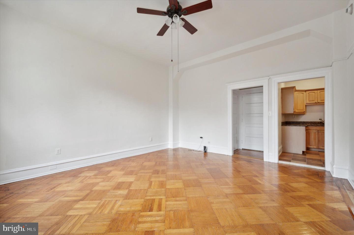 Property Photo: 250 S 13th Street 2E PA 19107