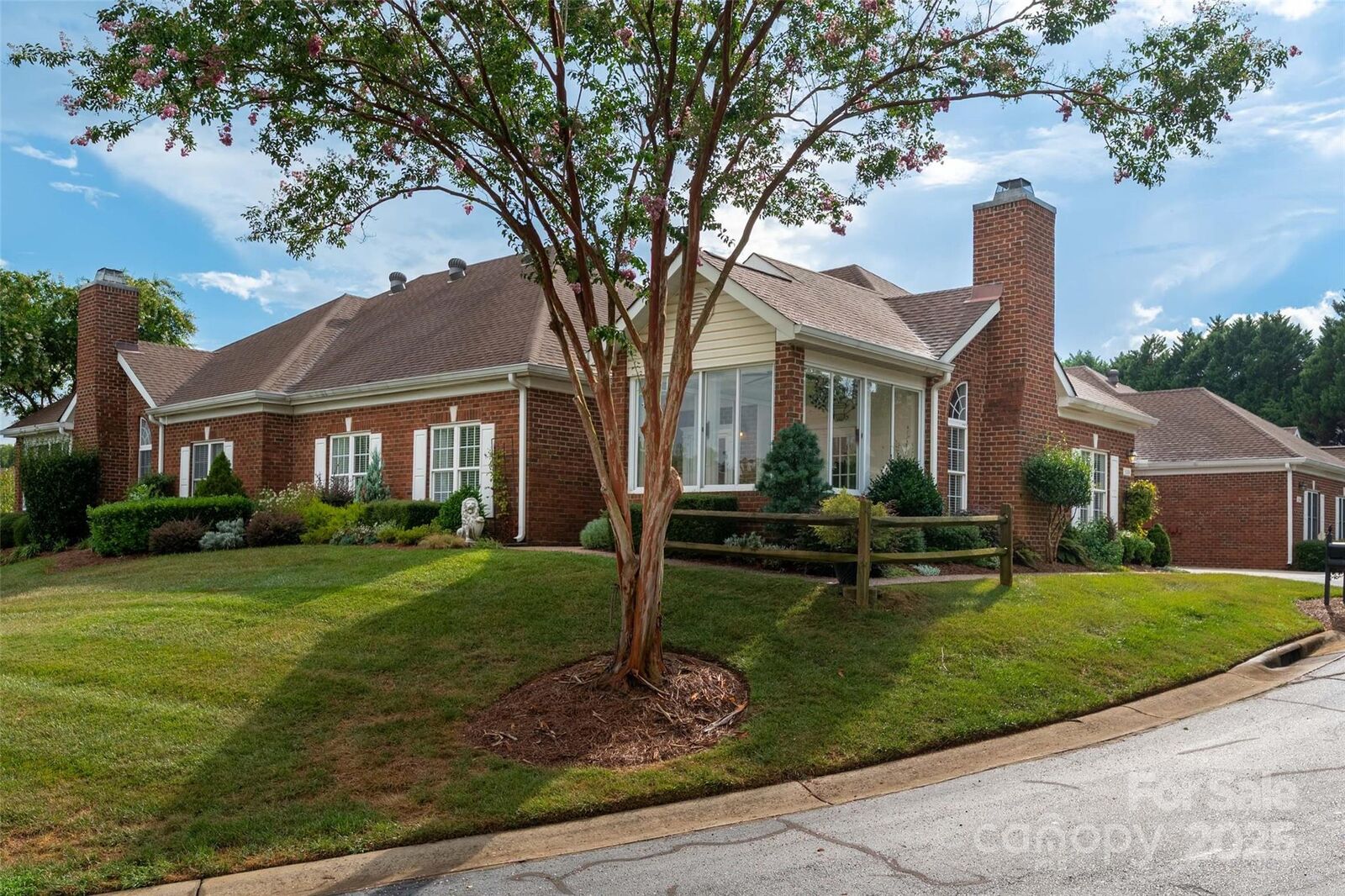 Property Photo: 8268 Windsor Ridge Drive NC 28277