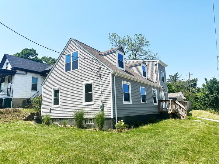 Property Photo: 1998 Fairfax Ave OH 45207