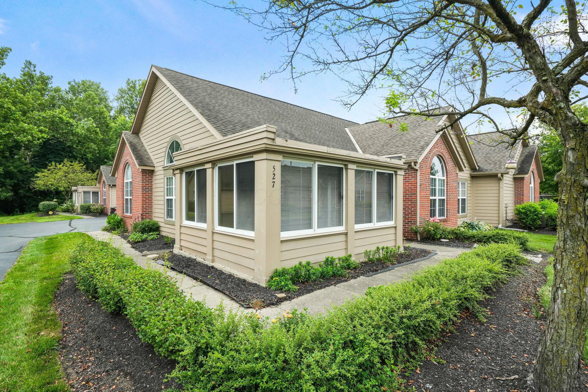 Property Photo:  527 Mallet W Place  OH 43230 