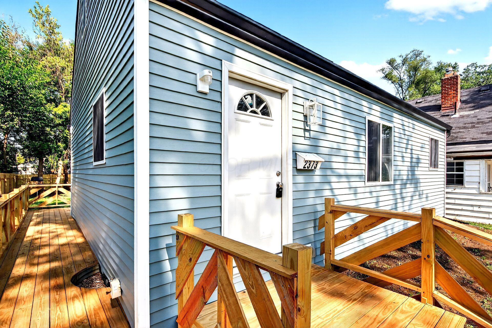 Property Photo: 2373 Delbert Road OH 43211