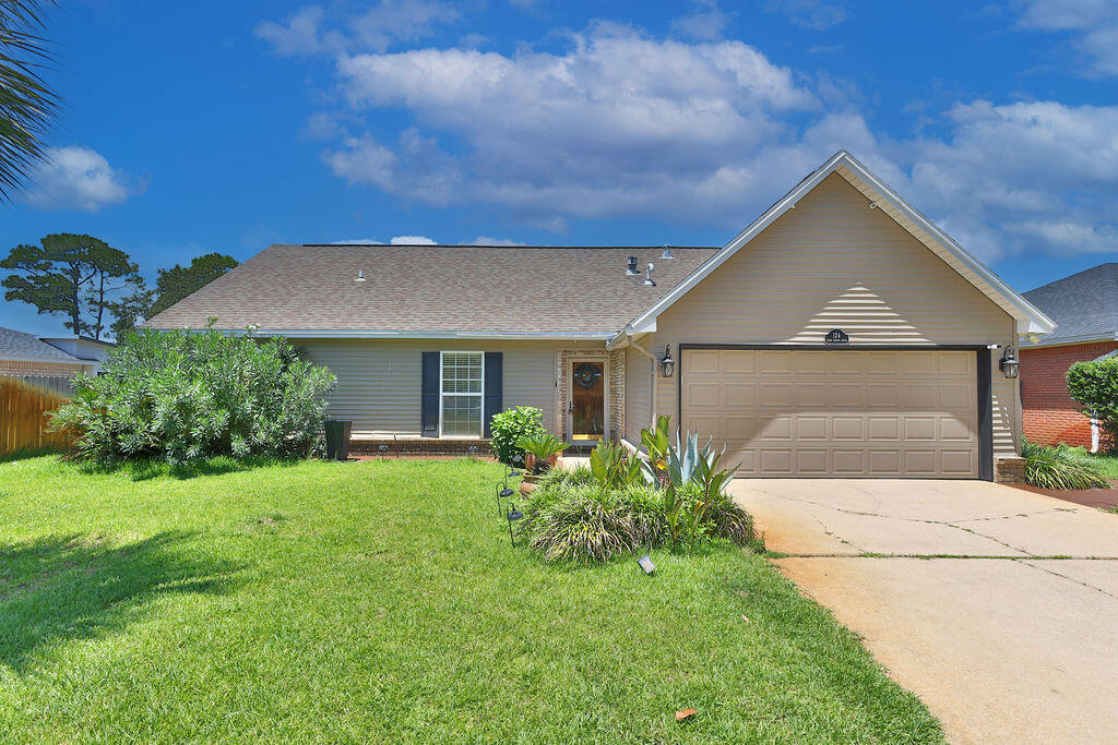 Property Photo:  124 Long Pointe Drive  FL 32569 