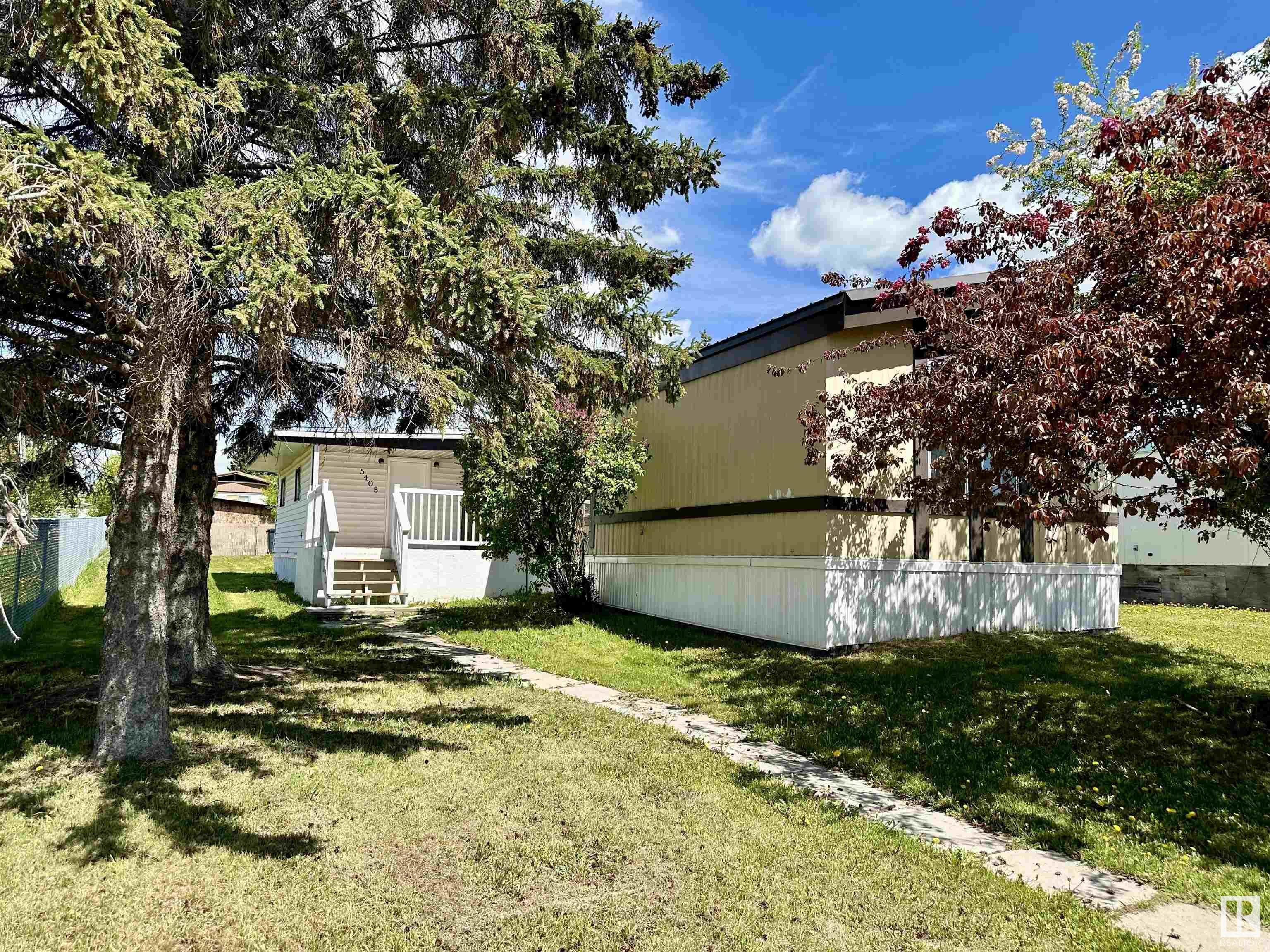 Property Photo: 5408 47 Avenue AB T7A 1K7