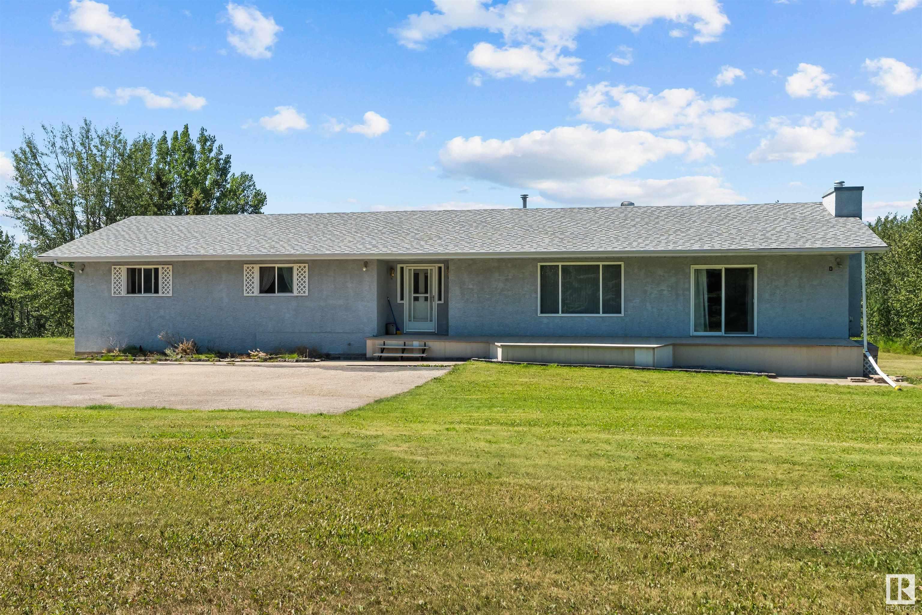Property Photo: 53112 Rge Road 20 9 AB T7X 2G8