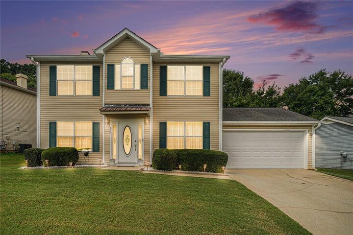 Property Photo: 859 Kilkenny Circle Circle GA 30058