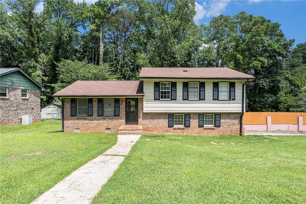 Property Photo:  1638 Dellwood Circle  GA 30260 