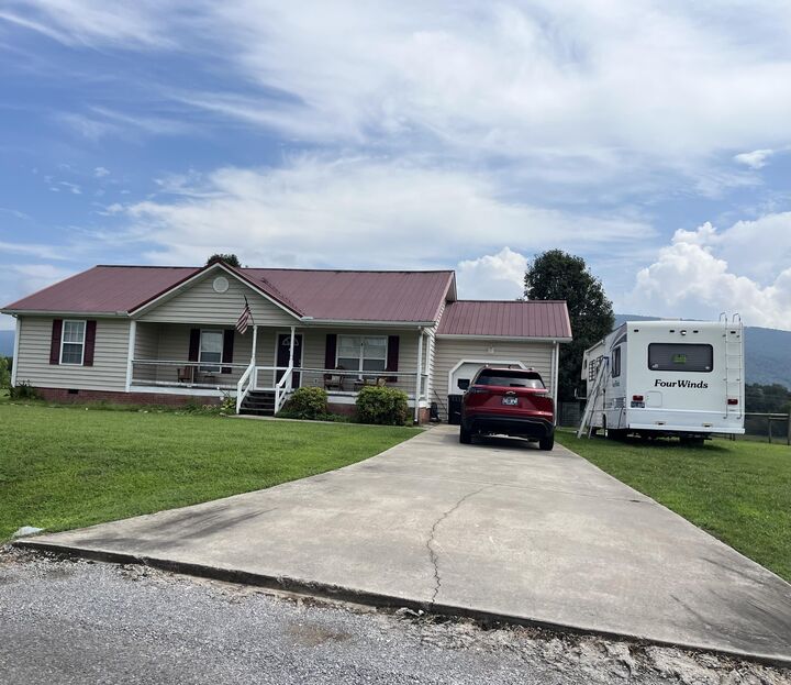 Property Photo: 389 Neal Road TN 37327