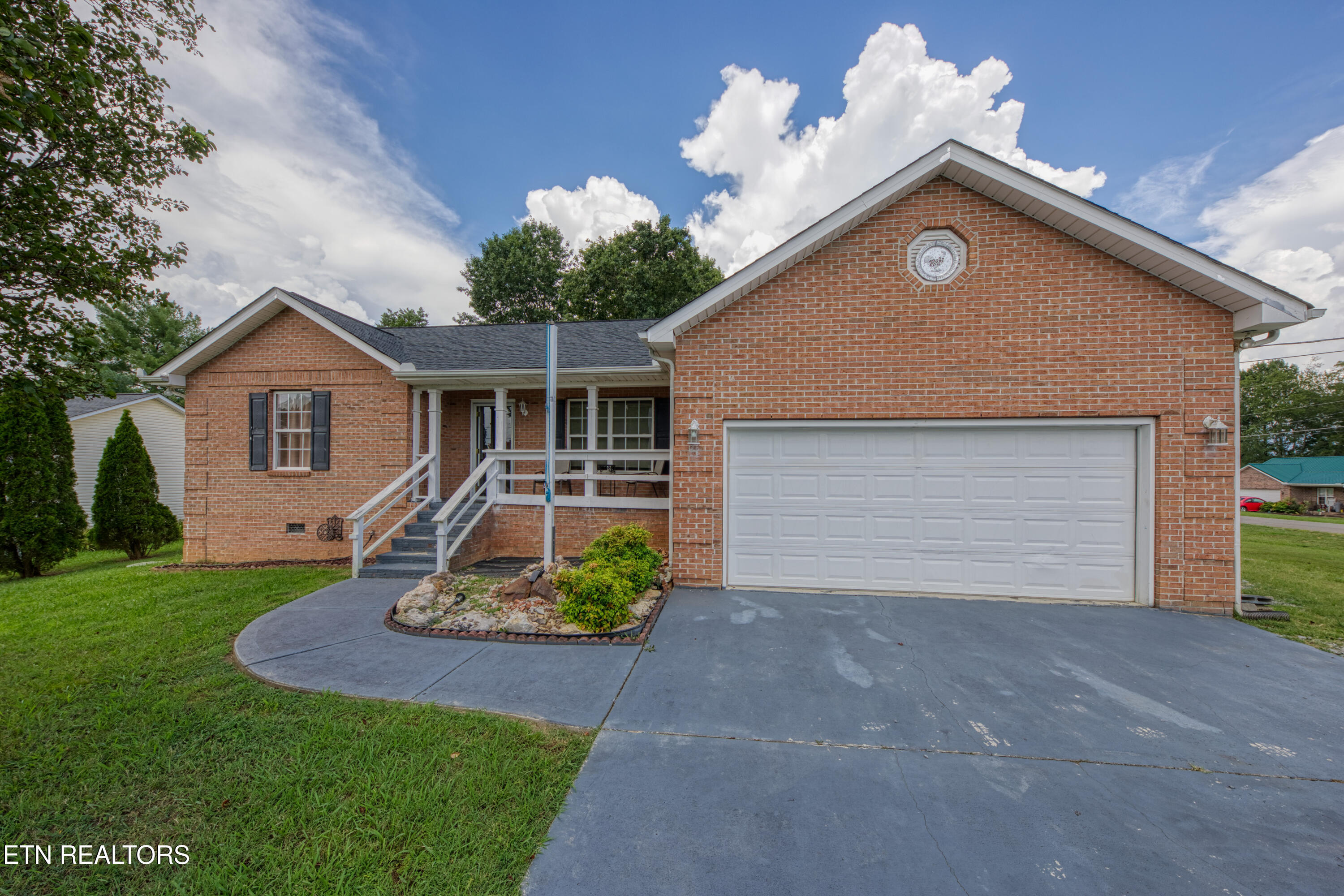 Property Photo: 157 Acorn Drive TN 37721