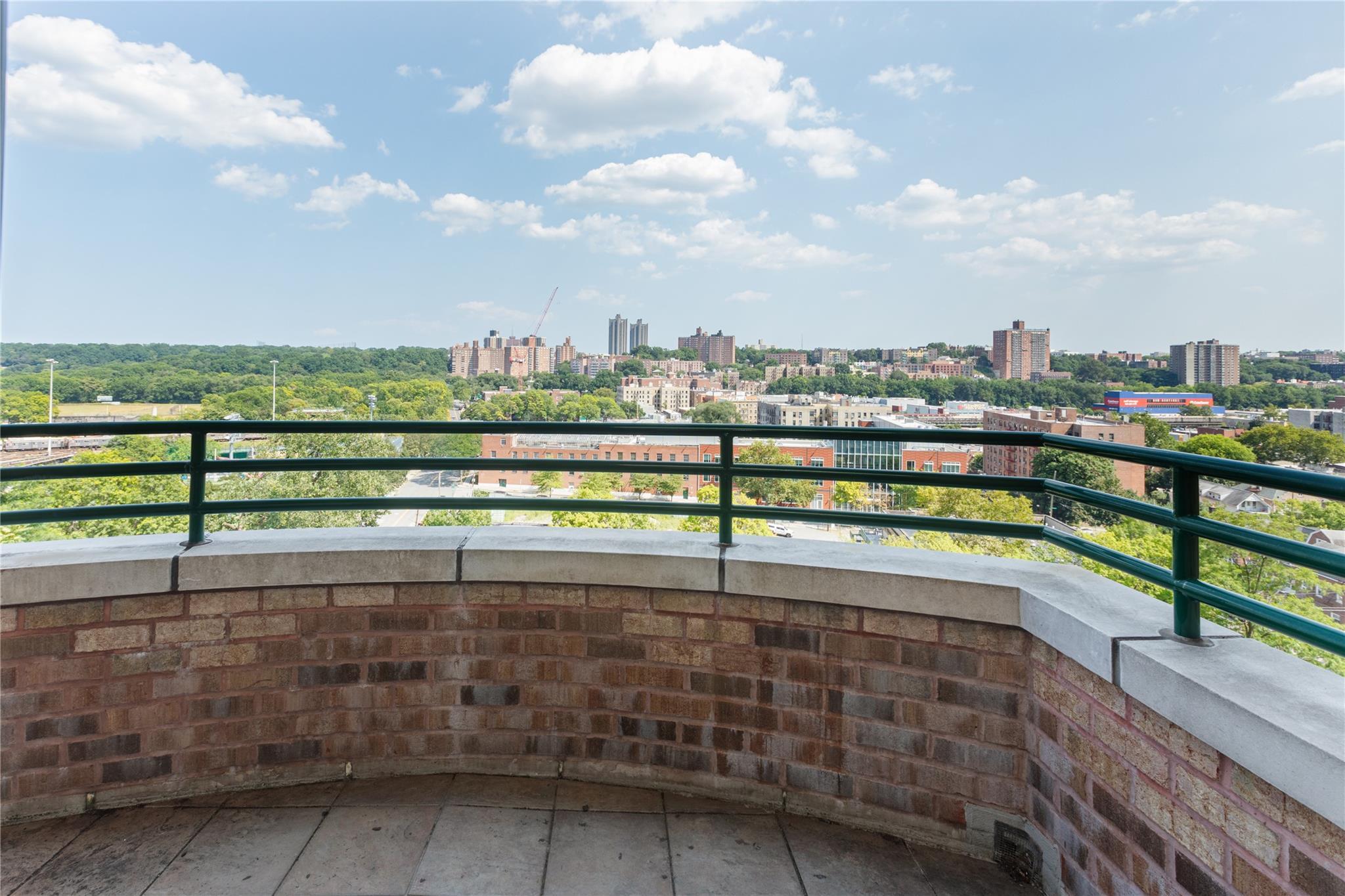 Property Photo:  3816 Waldo Avenue 3D  NY 10463 