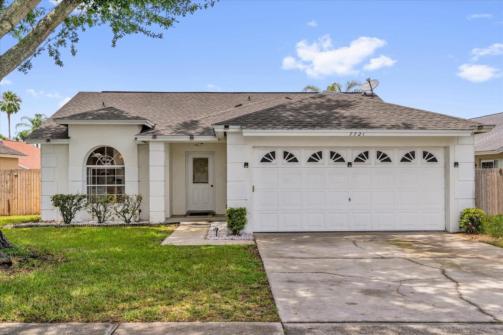 Property Photo: 7721 Water Oak Court FL 34747