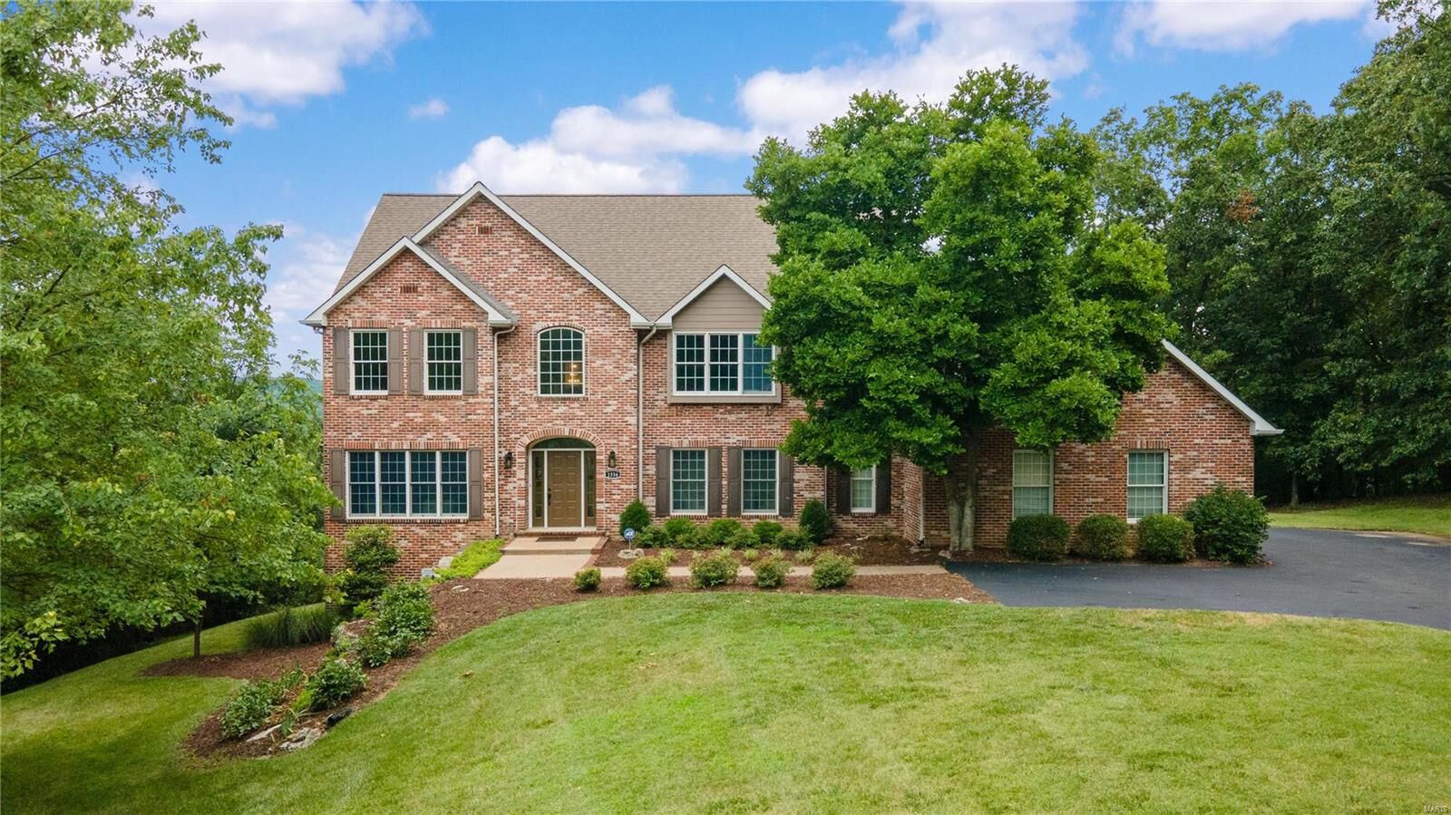 Property Photo: 1536 Saint James Place Court MO 63038
