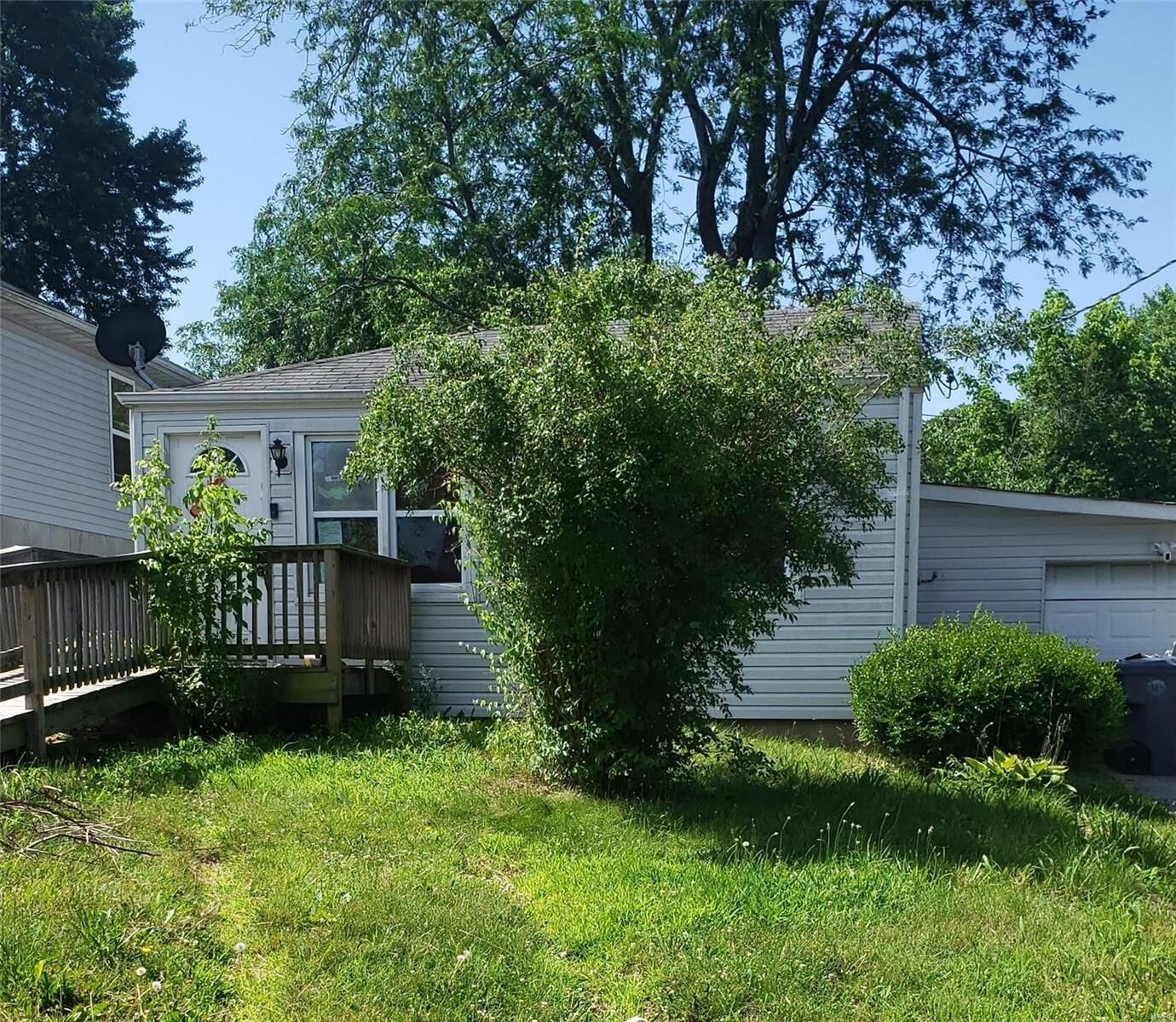 Property Photo:  240 Mosley Avenue  MO 63077 