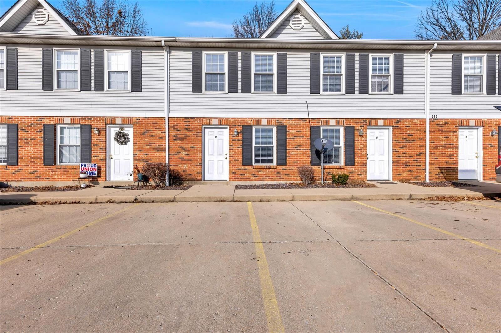 Property Photo: 230 Veterans Parkway E IL 62236