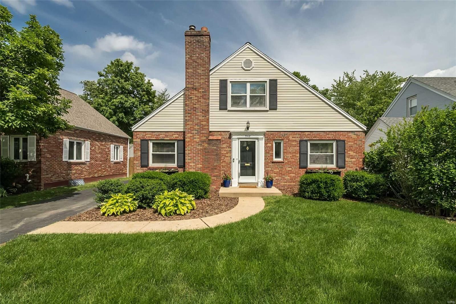 Property Photo:  942 Curran Avenue  MO 63122 