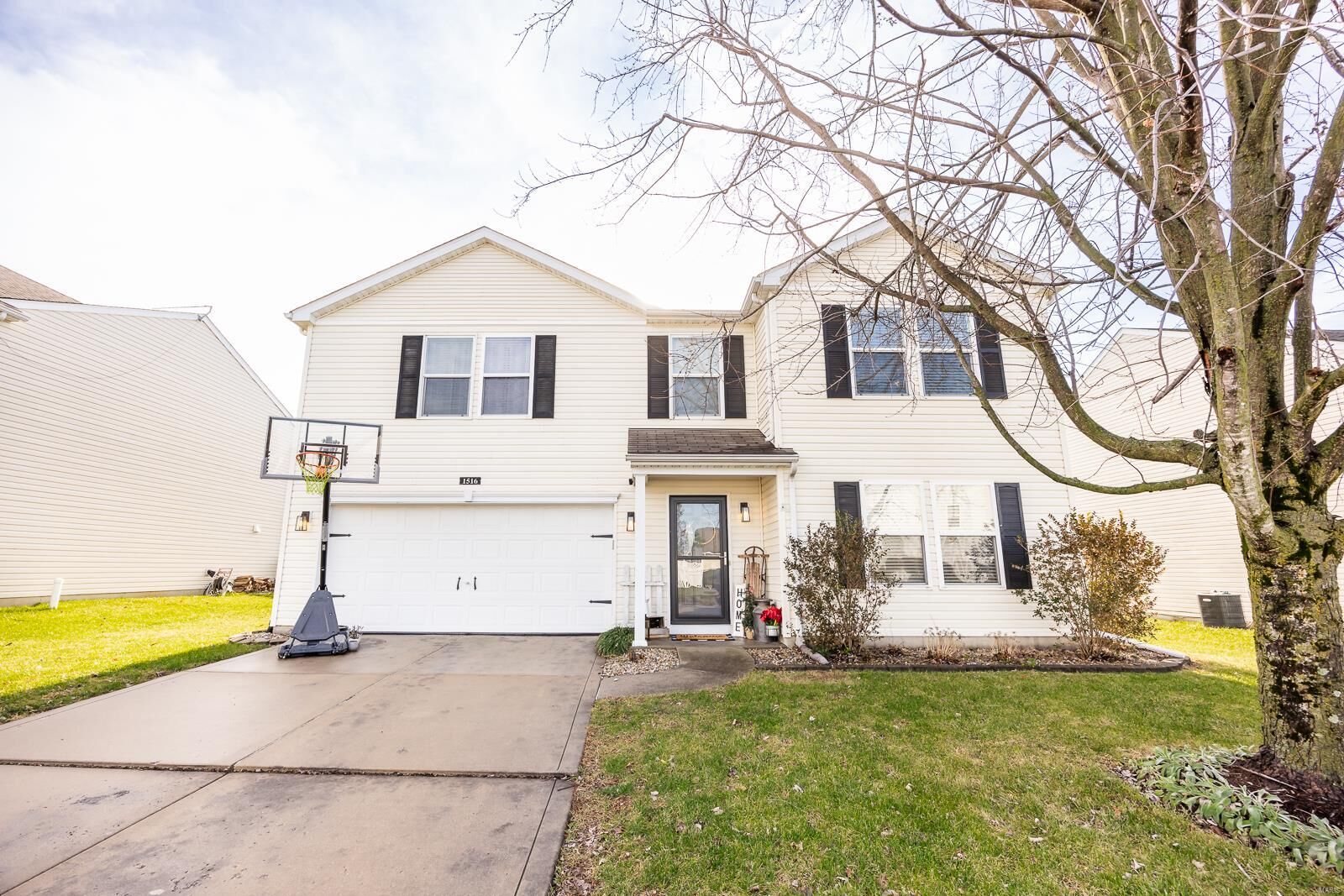 Property Photo:  1516 Timberbrook Drive  IL 62258 