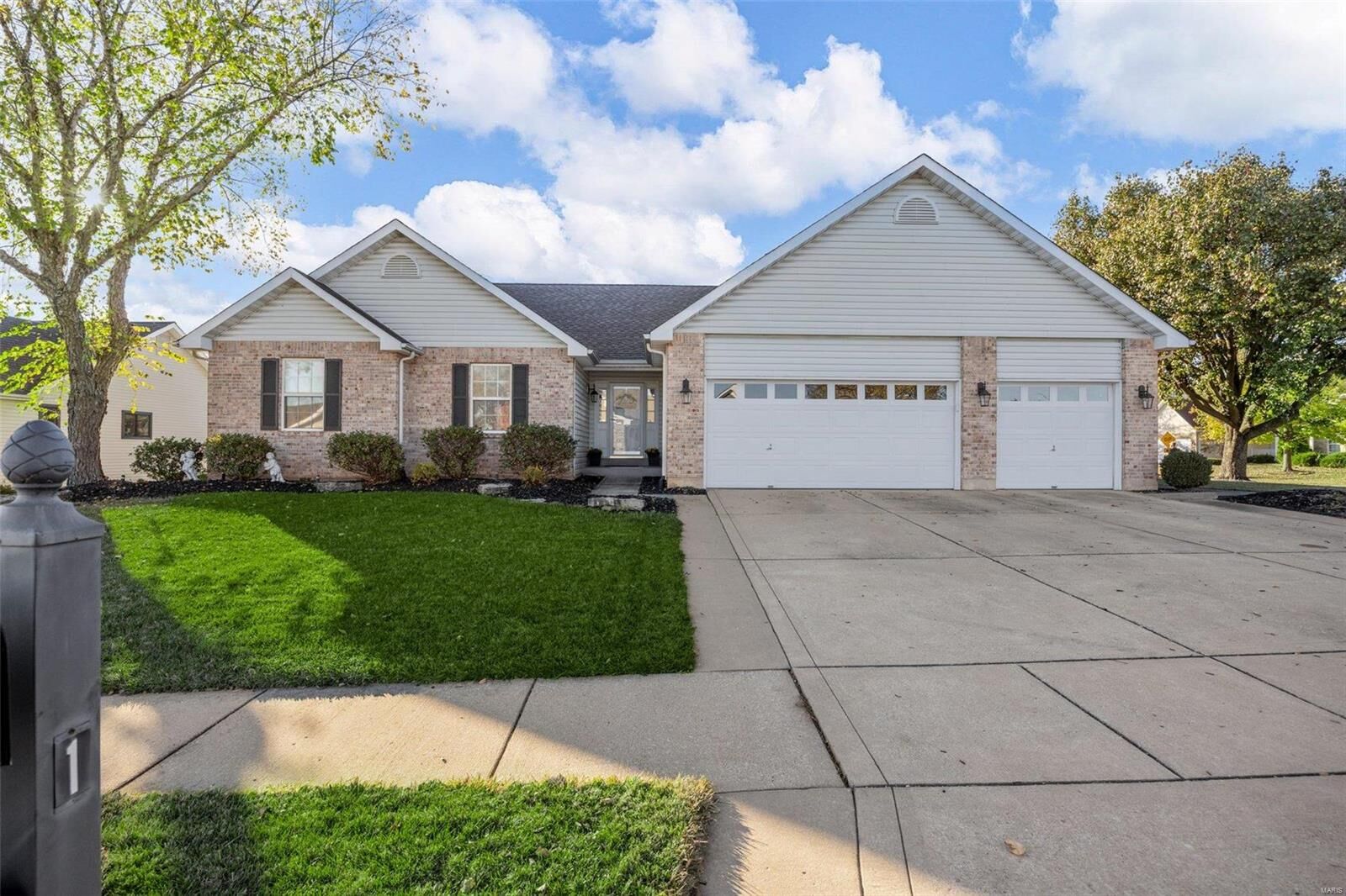 Property Photo: 1 Glenmill Court MO 63366