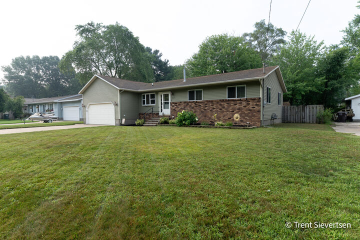 Property Photo: 1117 Esther Avenue MI 49441