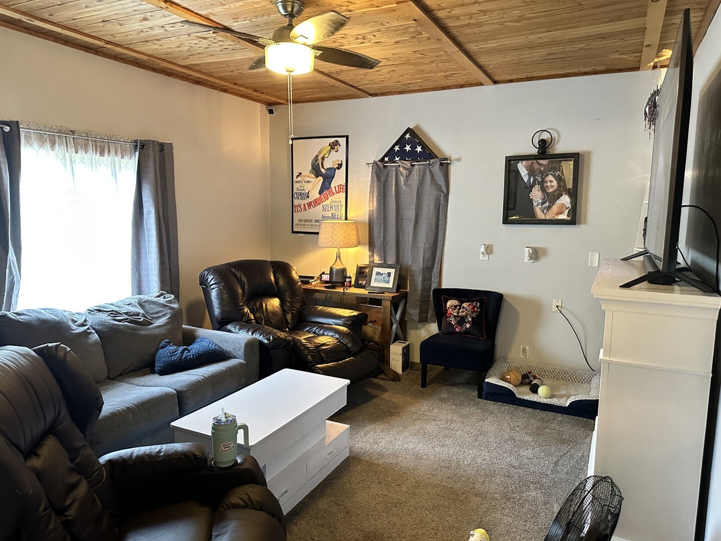 Property Photo:  1041 W Dakota Street  IL 61362 