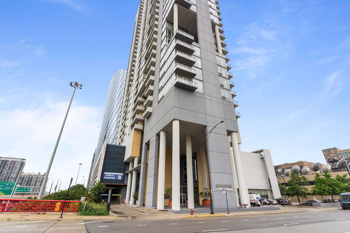 737 W Washington Boulevard 1204  Chicago IL 60661 photo