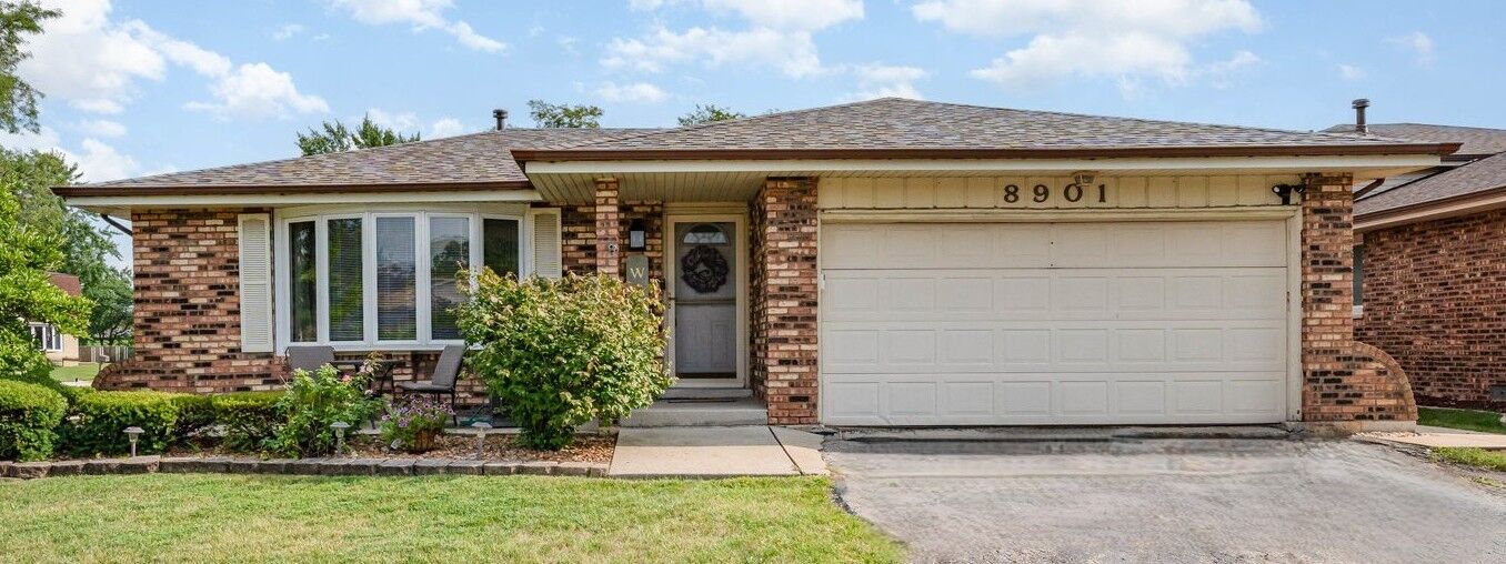 Property Photo:  8901 Leslie Drive  IL 60487 