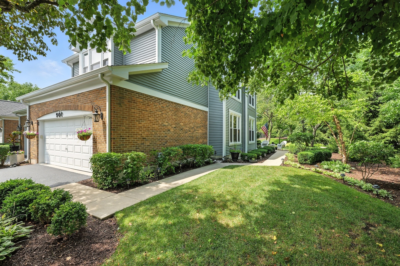 Property Photo: 901 Heathrow Lane IL 60540