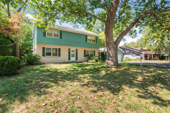 Property Photo: 133 Mayflower Drive IL 60510
