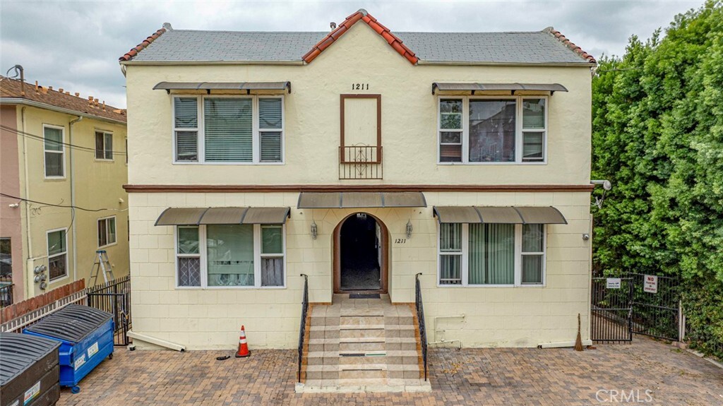 Property Photo: 1211 N Kenmore Avenue CA 90029