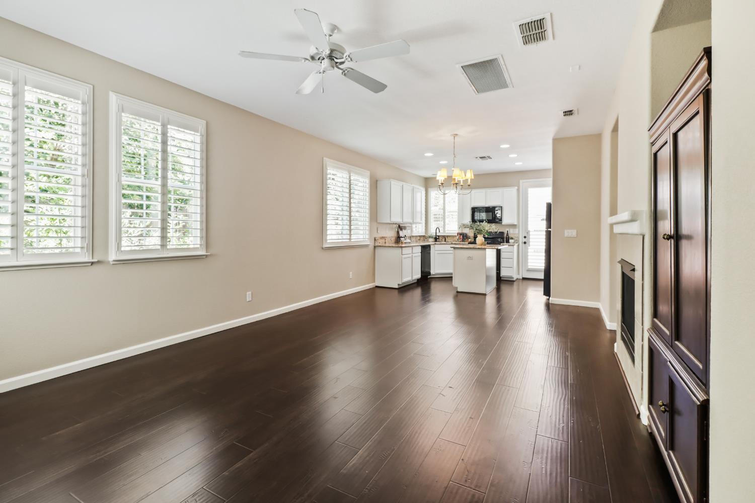 Property Photo: 880 Holley Court CA 95630