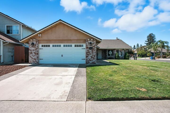 Property Photo:  906 Ranch Road  CA 95632 