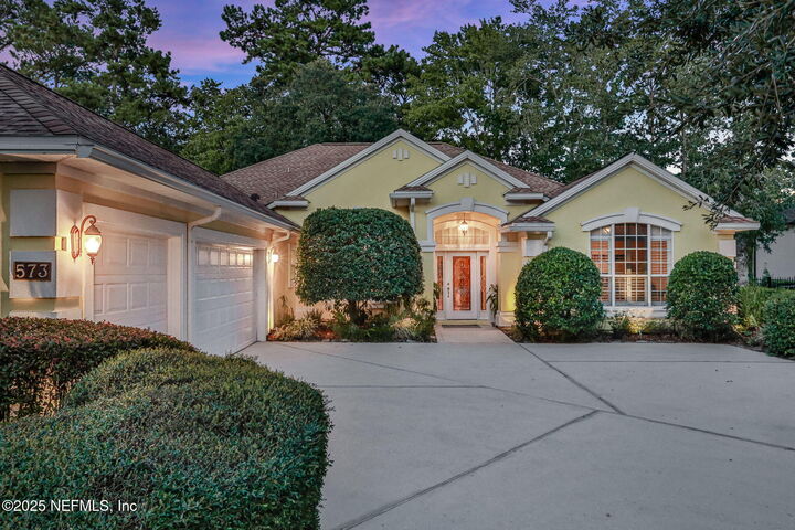 Property Photo: 573 Golden Links Drive FL 32073