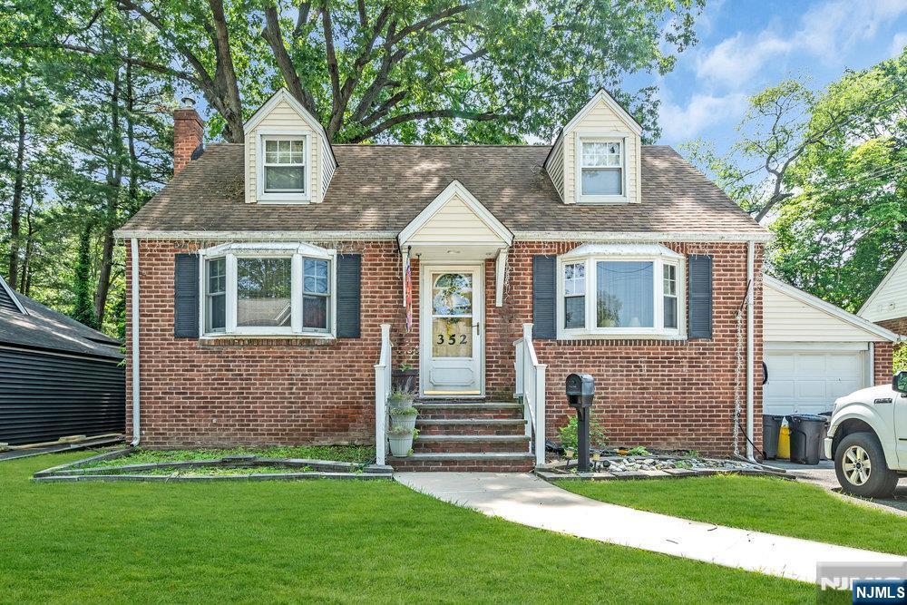 352 Birchwood Road  New Milford NJ 07646 photo