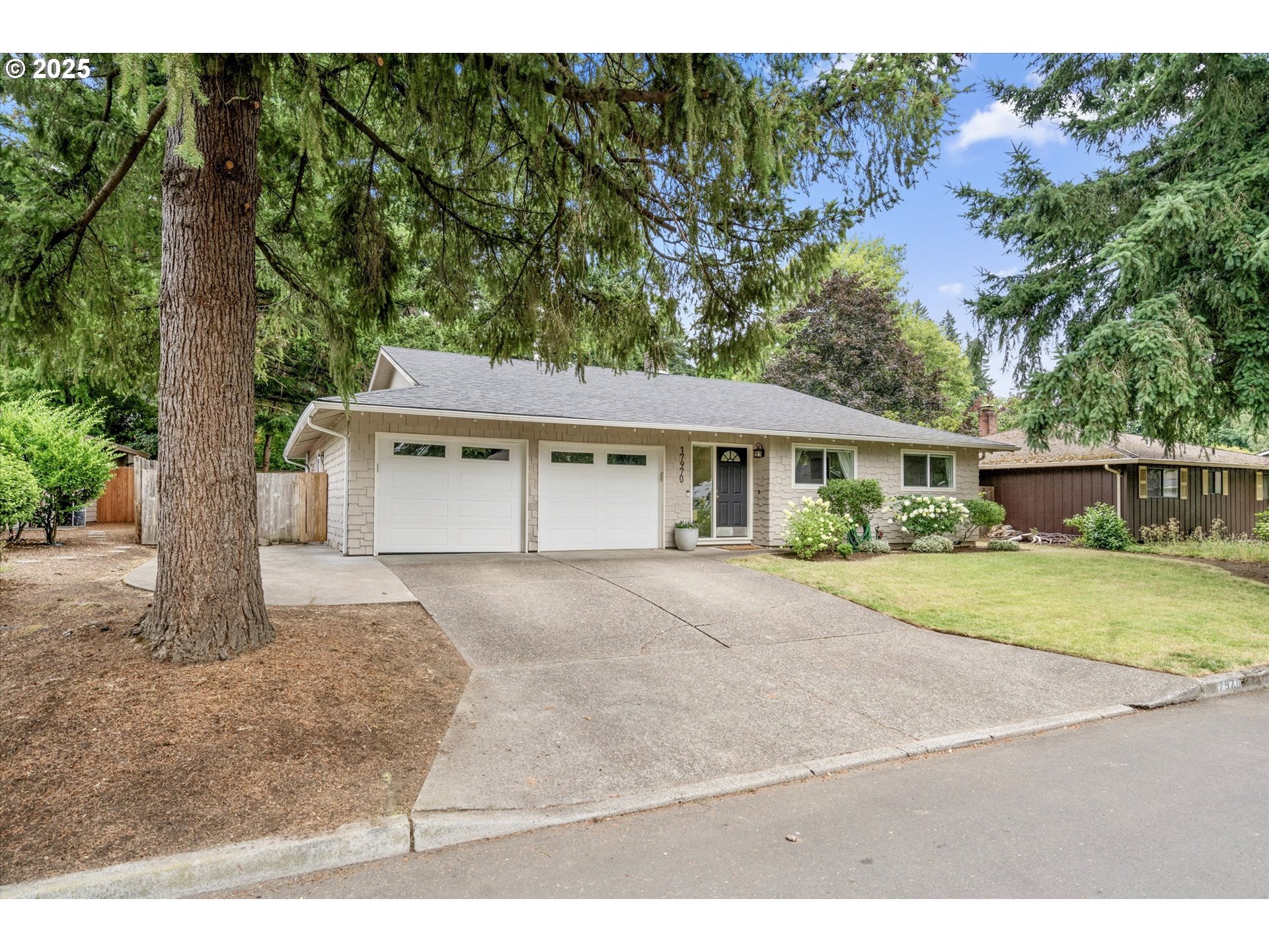 Property Photo: 17970 SW Cheyenne Way OR 97062