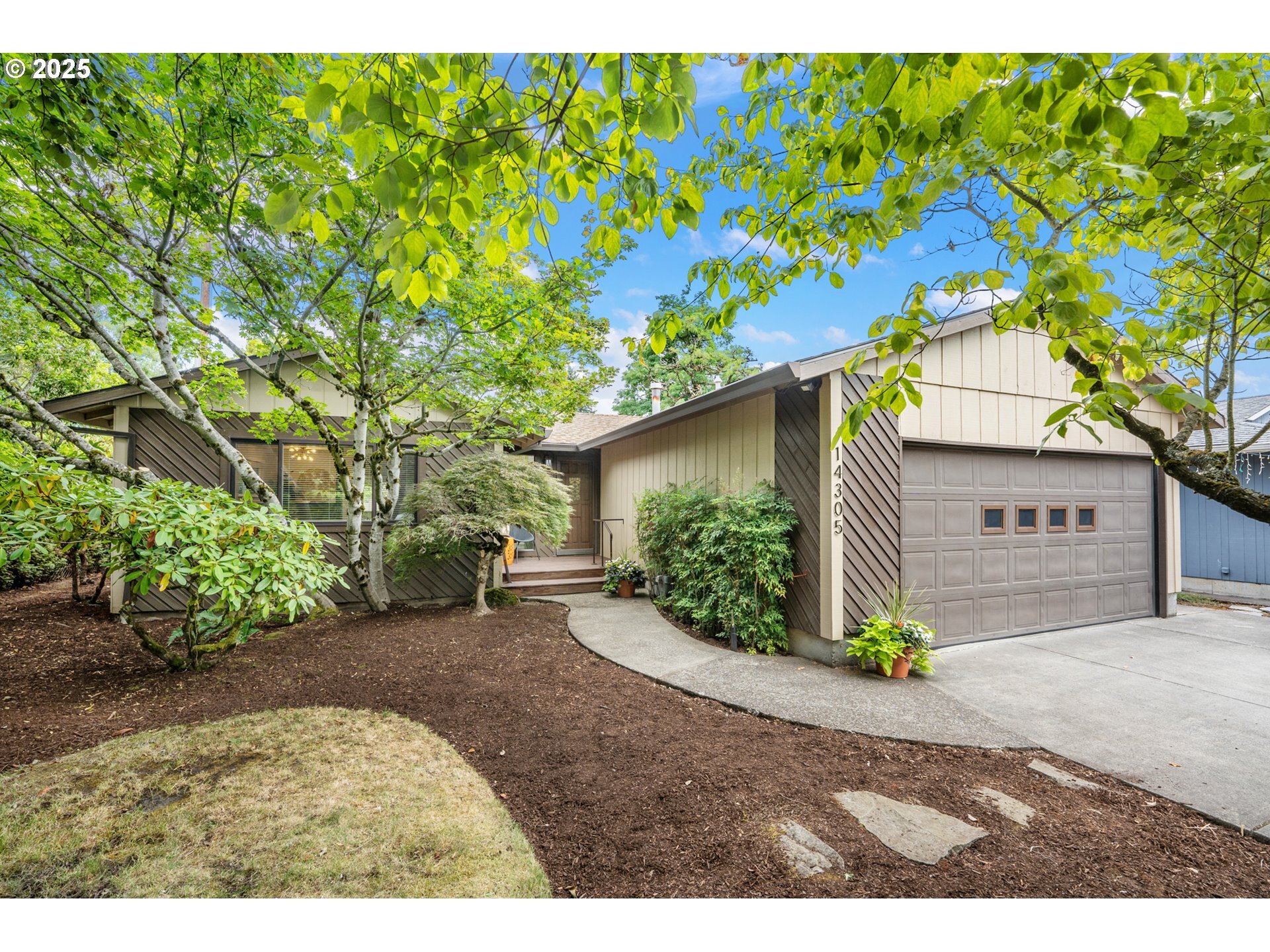 14305 SE Yamhill St  Portland OR 97233 photo