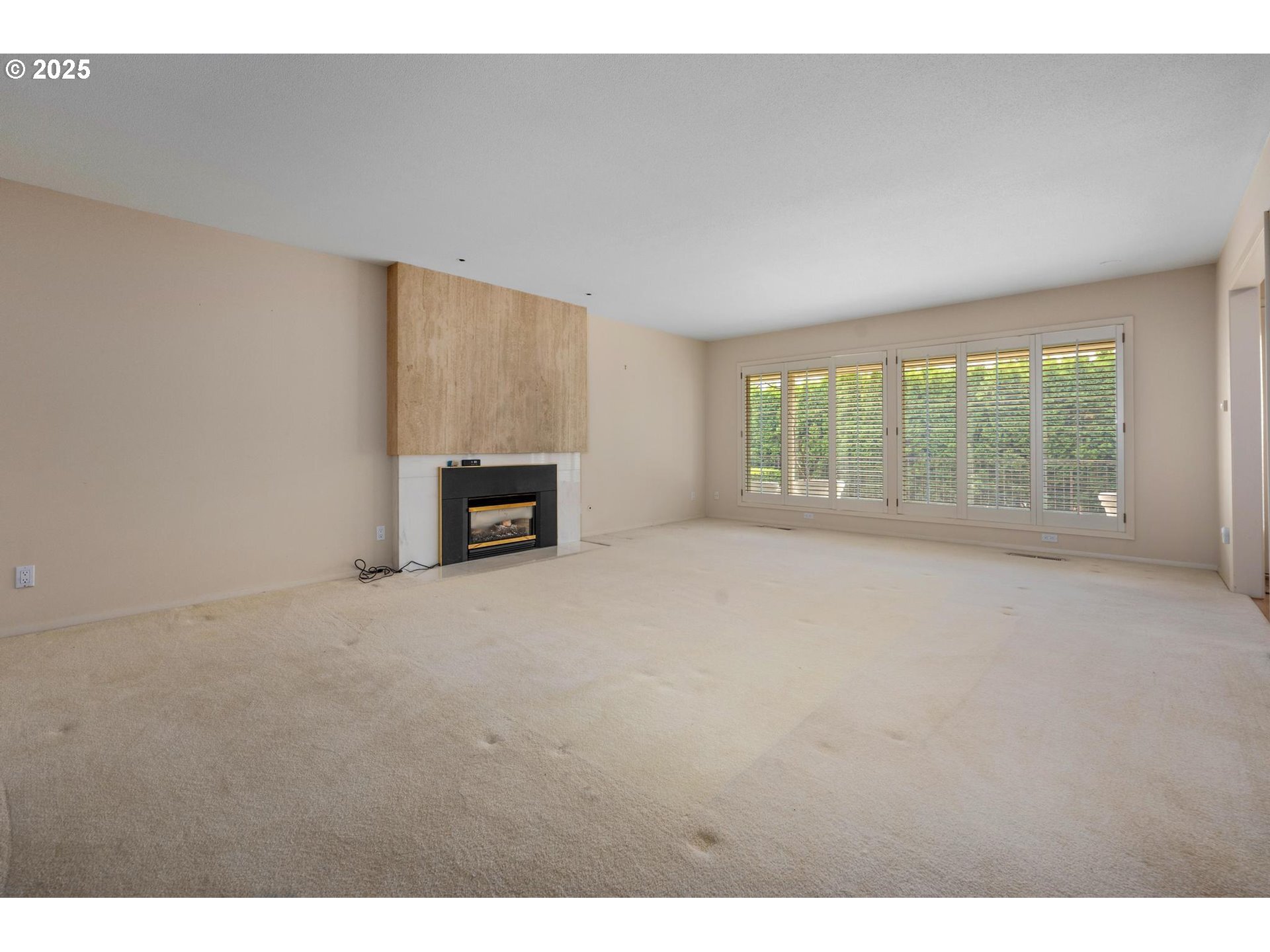 Property Photo: 7712 SW Green Valley Ter OR 97225