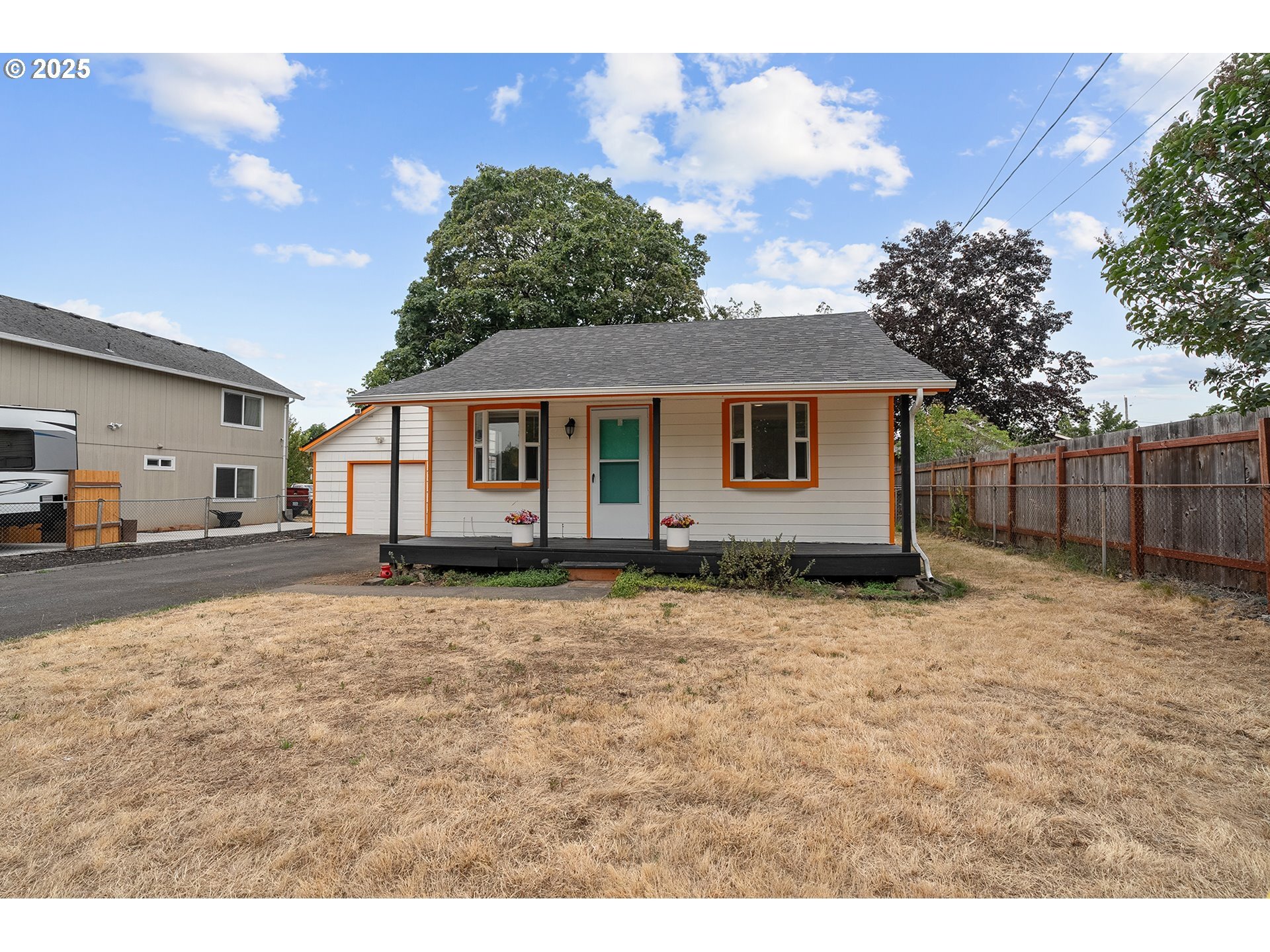 Property Photo: 8433 SE 67th Ave OR 97206