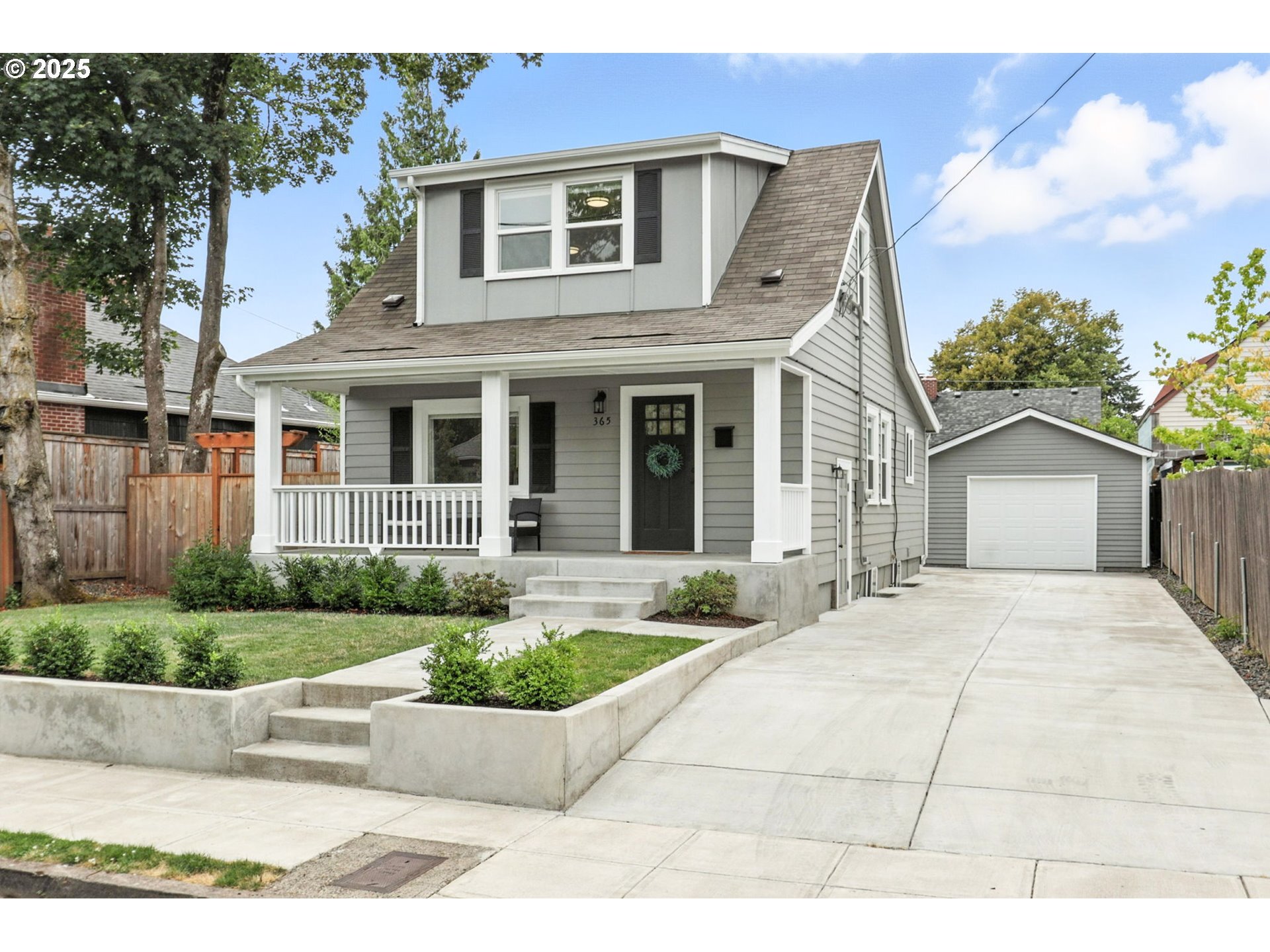 Property Photo: 365 NE 72nd Ave NE OR 97213