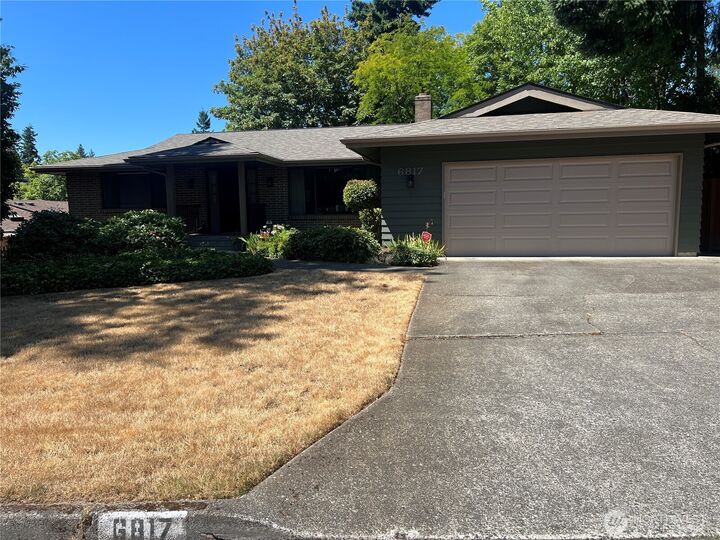 Property Photo: 6817 129th Place SE WA 98006